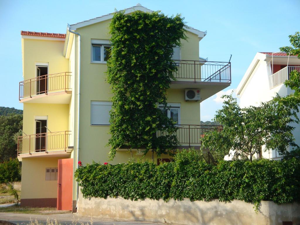 Apartments Borozan Vinišće Εξωτερικό φωτογραφία