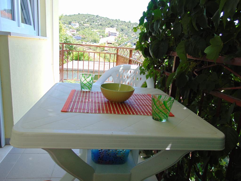 Apartments Borozan Vinišće Δωμάτιο φωτογραφία