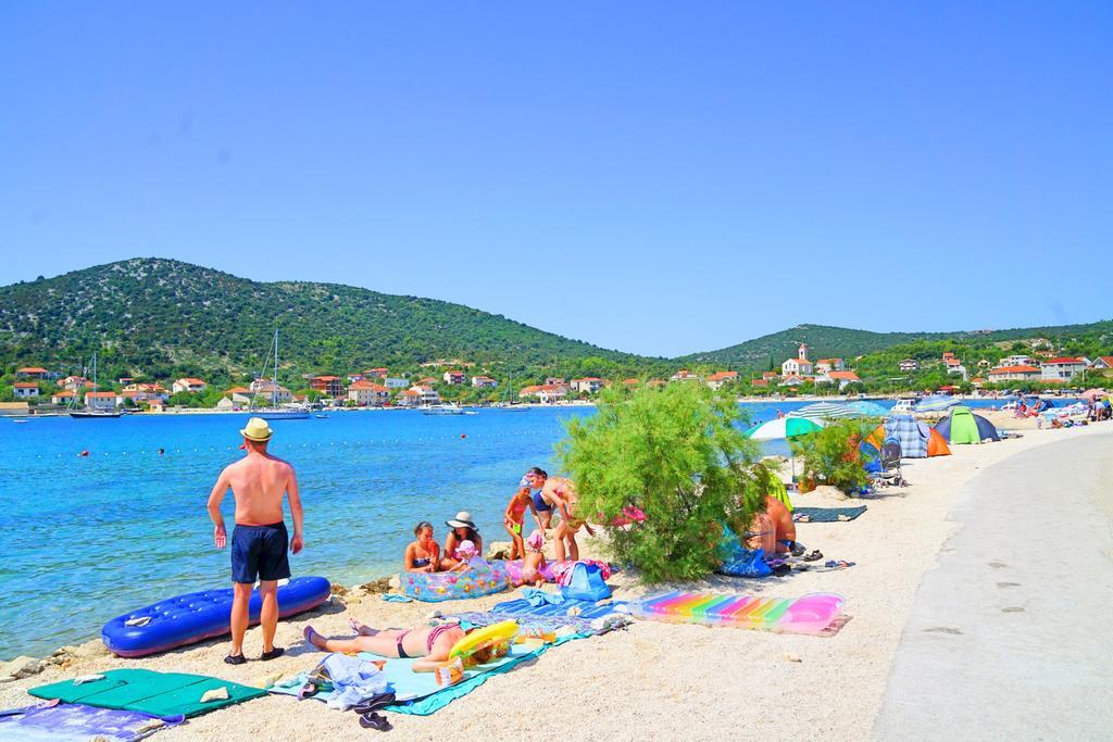 Apartments Borozan Vinišće Εξωτερικό φωτογραφία